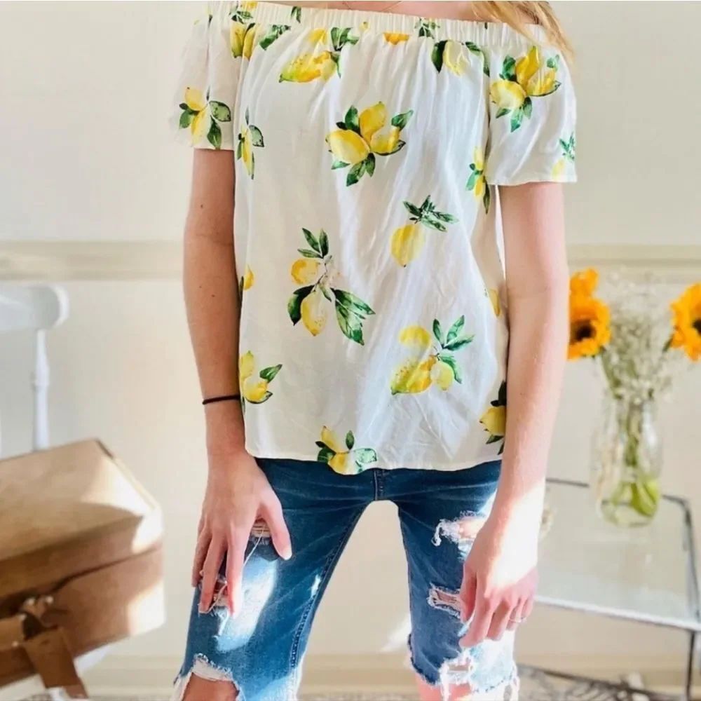 🍑Skies Are Blue White w/Yellow Lemon Print Off Shoulder Top XLarge